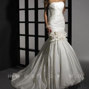 White and Ivory Dere Kiang 2 piece Wedding Gown